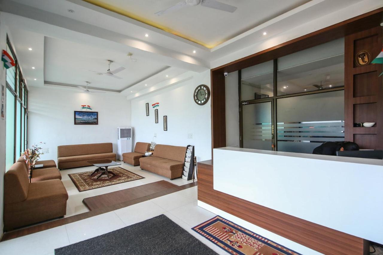 Oyo 3603 White Pearl Hotel Jabalpur Bagian luar foto